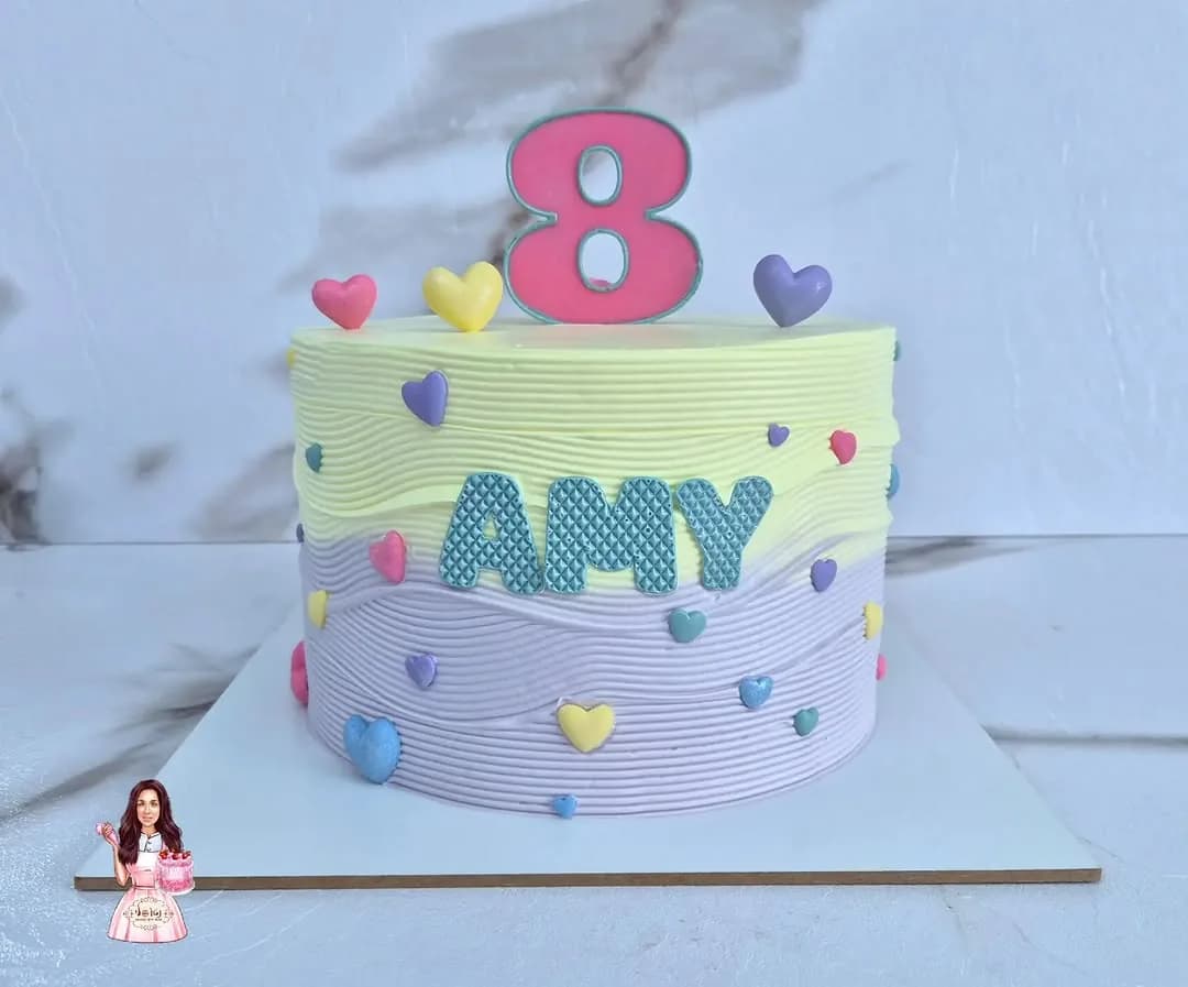 עוגת יום הולדת 8 בצבעי פסטל